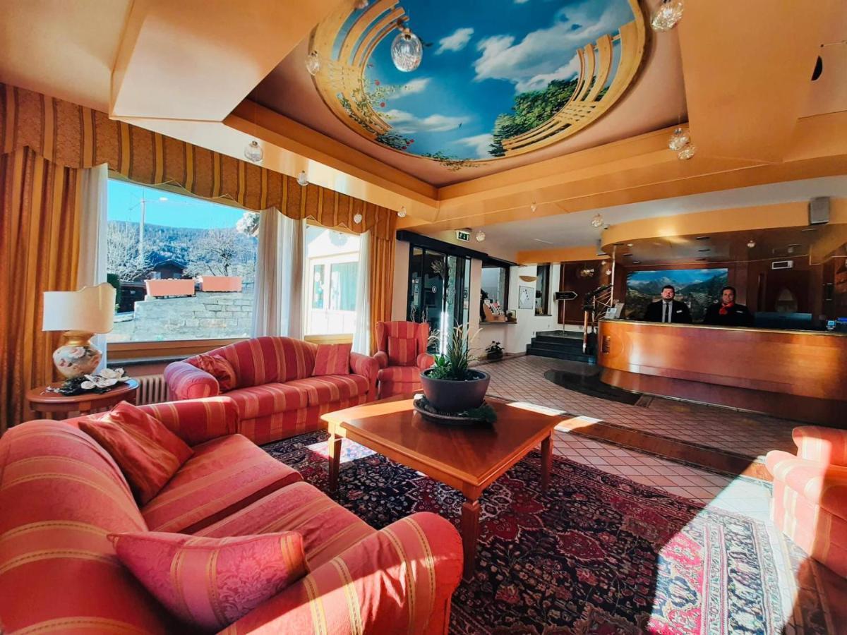 Hg Hotel Italia Brusson Exteriér fotografie