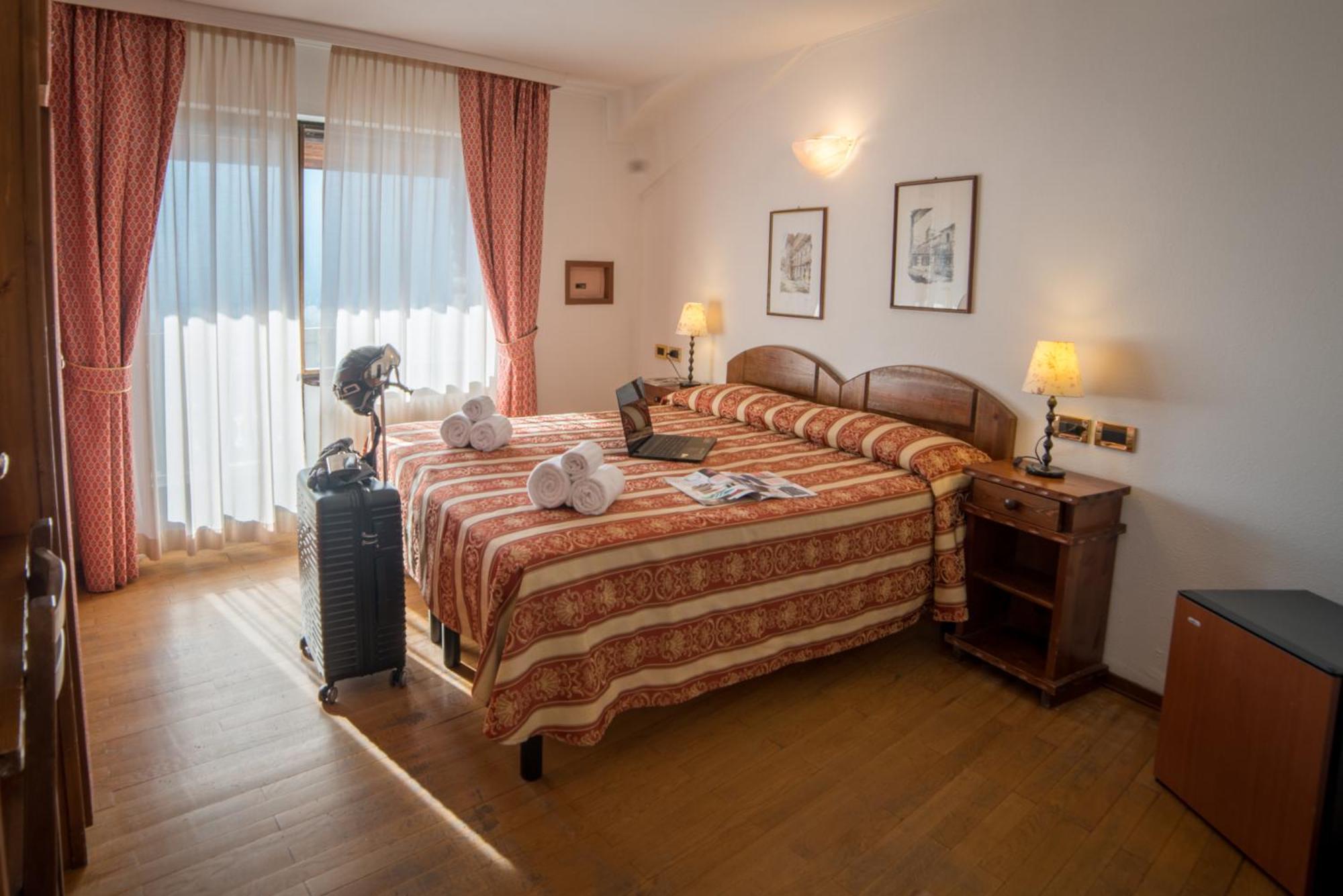 Hg Hotel Italia Brusson Exteriér fotografie
